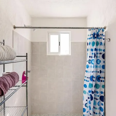 Micro Studio Perfect For Backpackers, Couples, 3 Min Drive To Playa El Nino Cancún Exterior foto